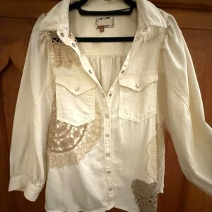Anthropologie Jacket with Applique detail, Puff Sleeves, Pockets SZ Lg.